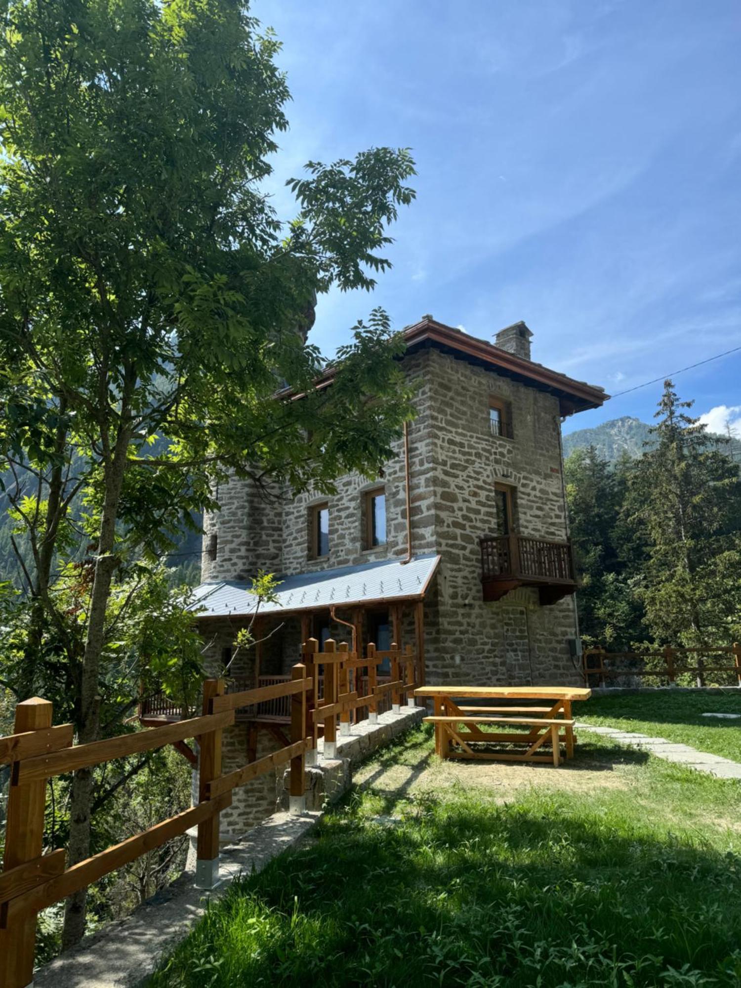 Il Castello Nel Bosco, Appartamento Torrente Champorcher Exterior photo